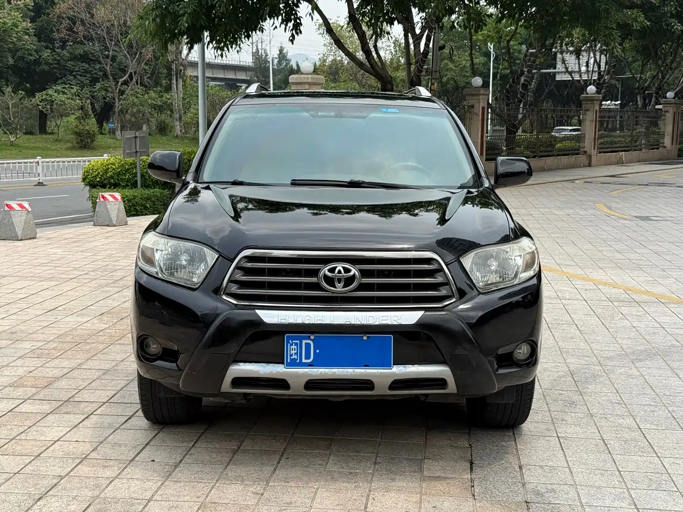 Toyota Highlander 2009 2.7L 2WD 7-seater Luxury Edition фото 2