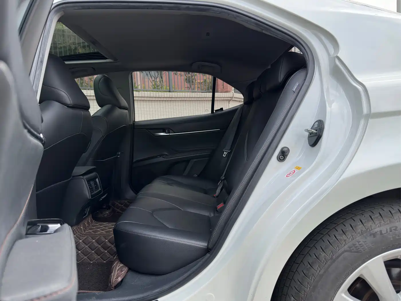 Toyota Camry 2018 2.0G Luxury Edition фото 9
