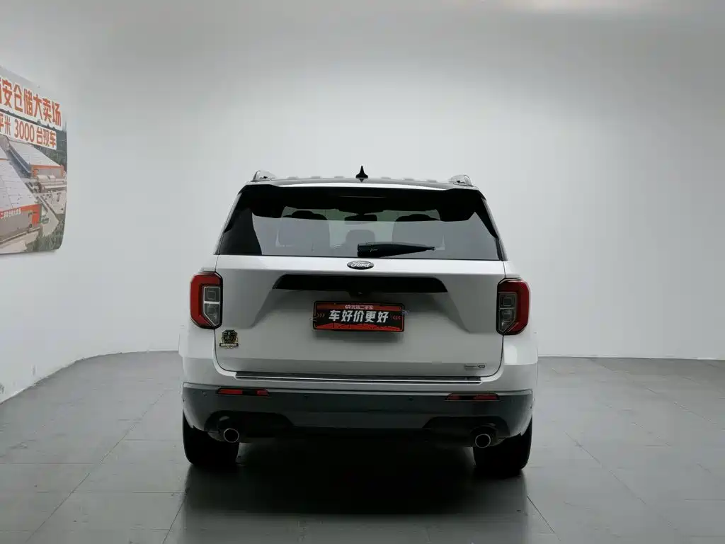 Фото 4 - Ford Explorer