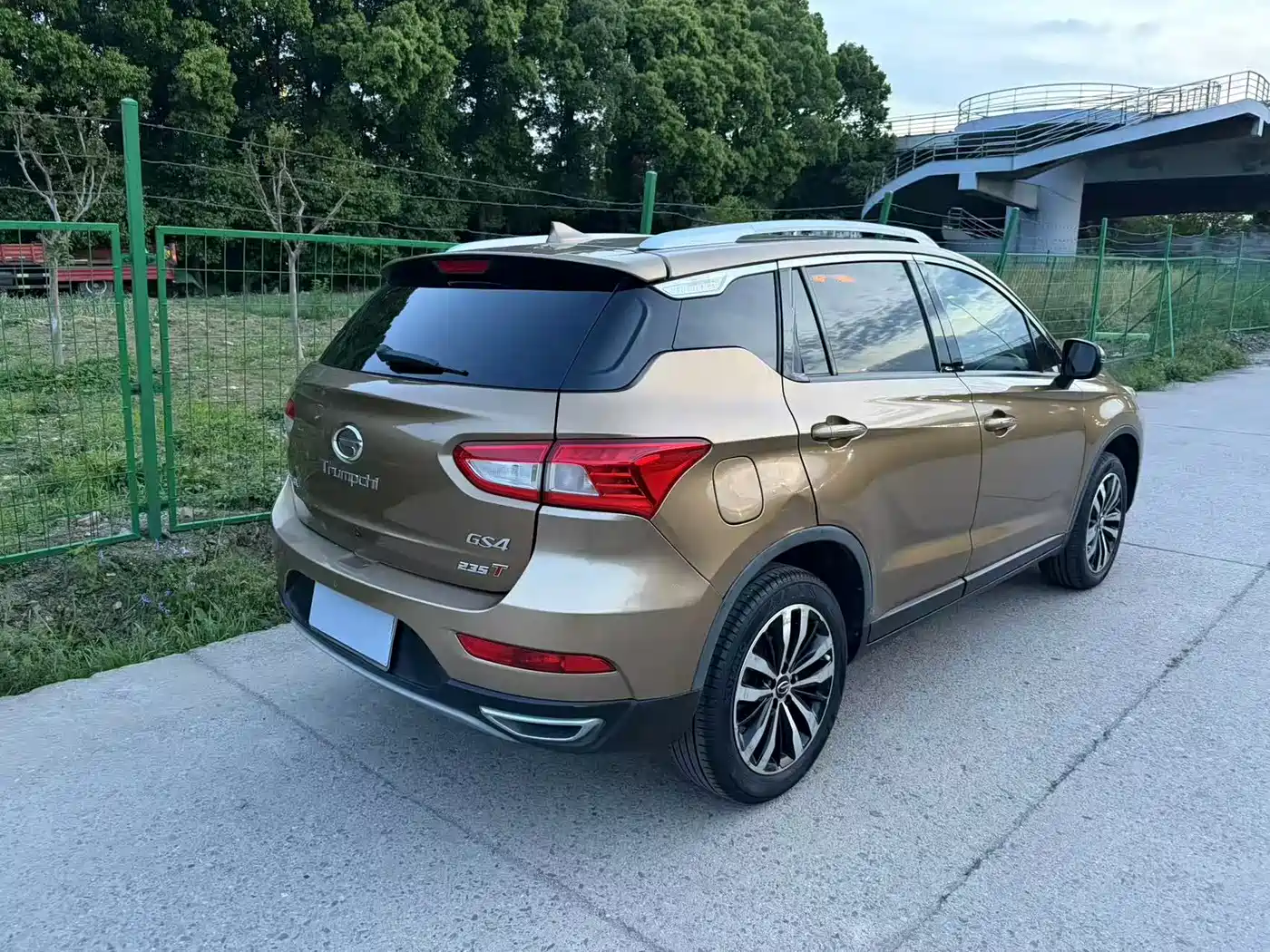 GAC Trumpchi Trumpchi GS4 2016 235T G-DCT Luxury Edition фото 15