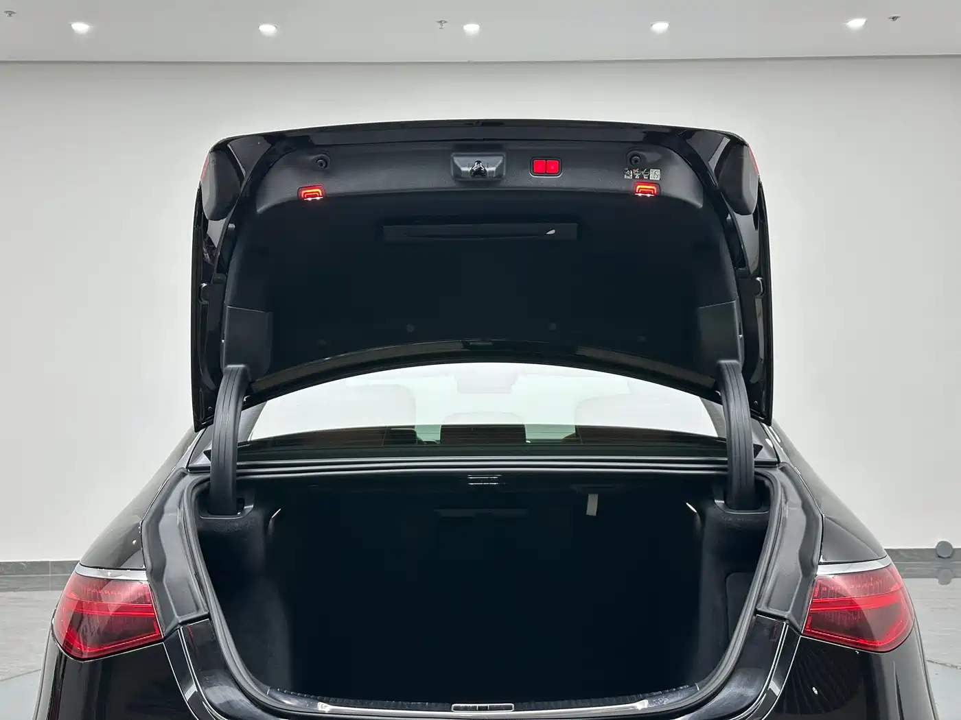 Mercedes-Benz Maybach S-Class 2024 Facelift S 480 4MATIC фото 31
