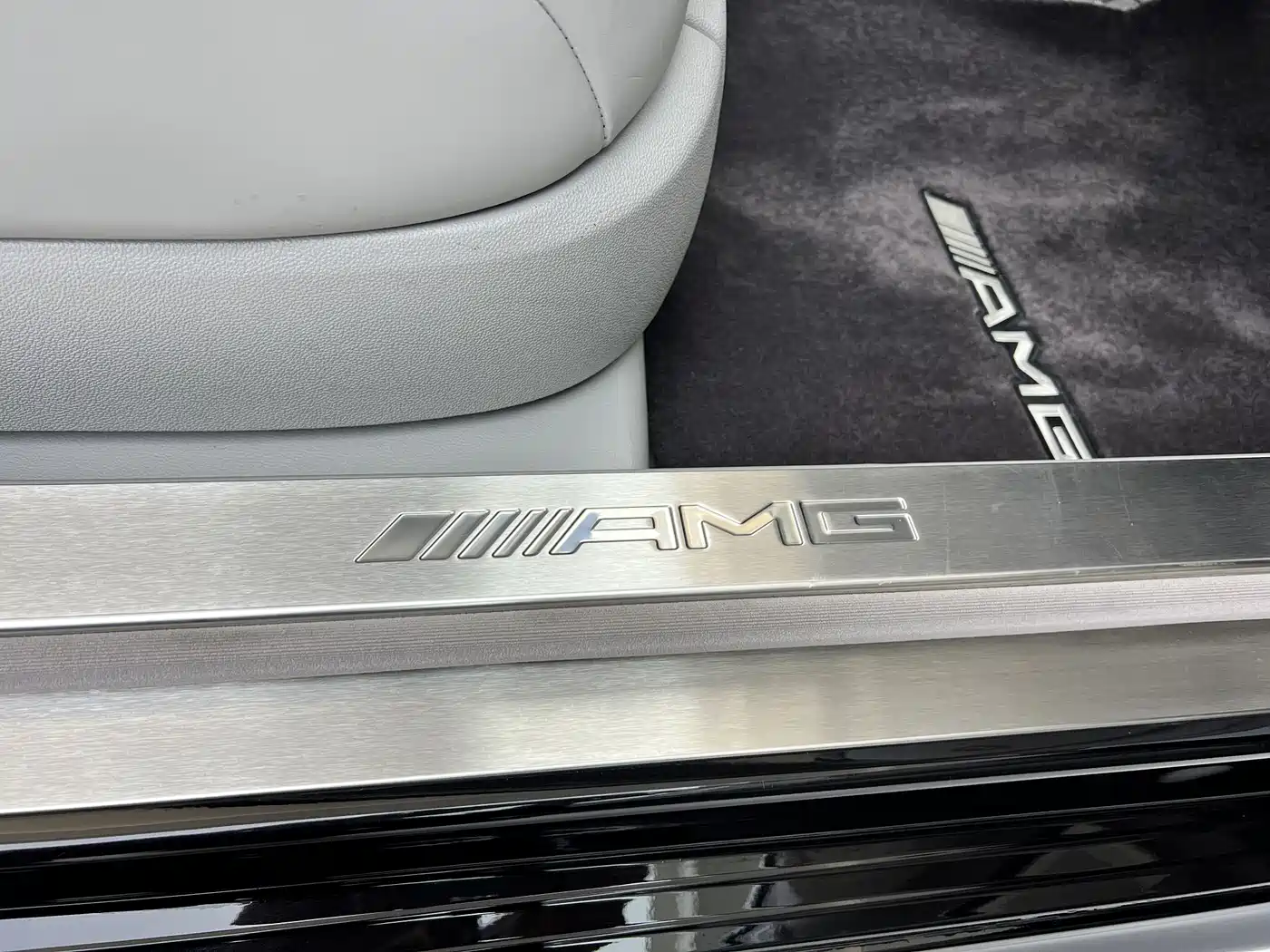 Mercedes-Benz S-Class AMG 2010 AMG S 65 фото 27