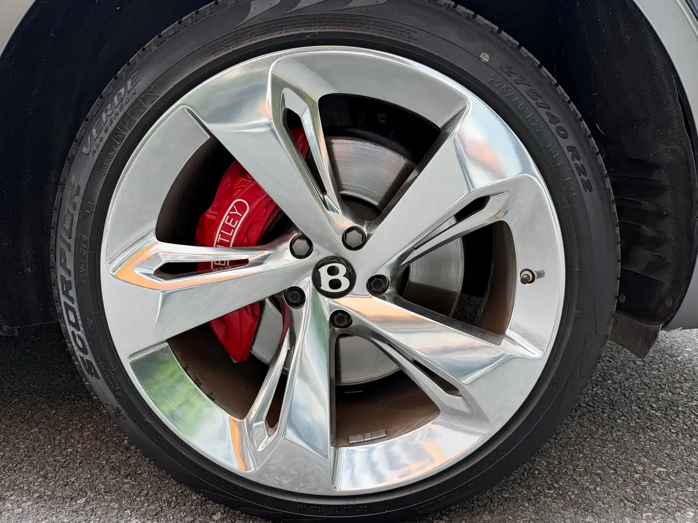 Bentley Bentayga фото 12