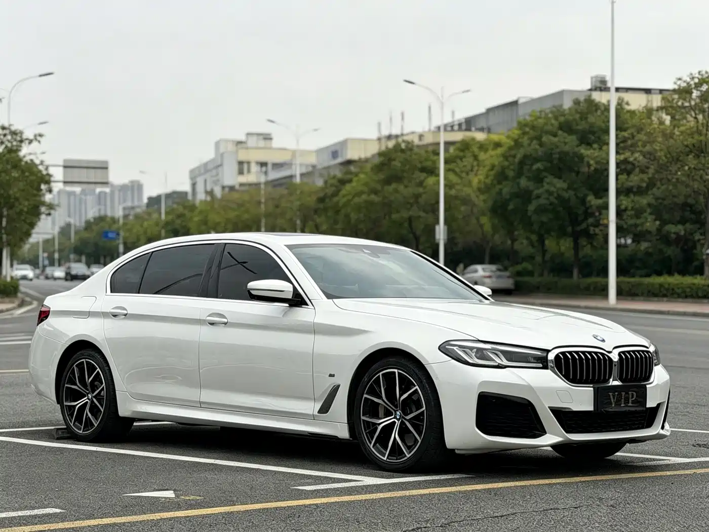 BMW 5 Series 2022 530Li Exclusive M Sport Package фото 3