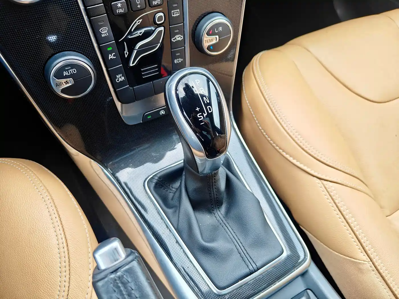 Фото 20 - Volvo V40