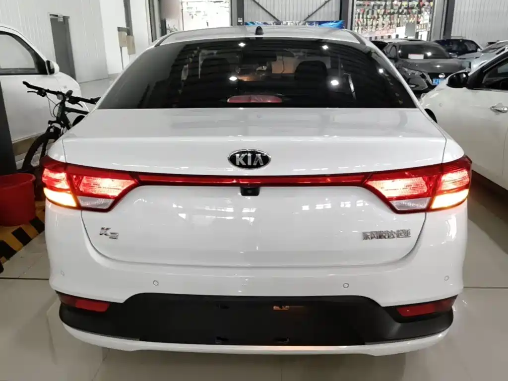 Kia K2 2017 2017 Sedan 1.4L AT GLS