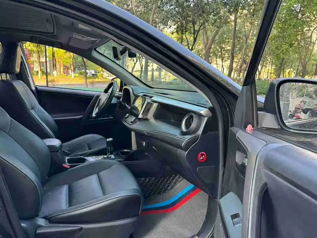 TOYOTA RAV4 RONGFANG