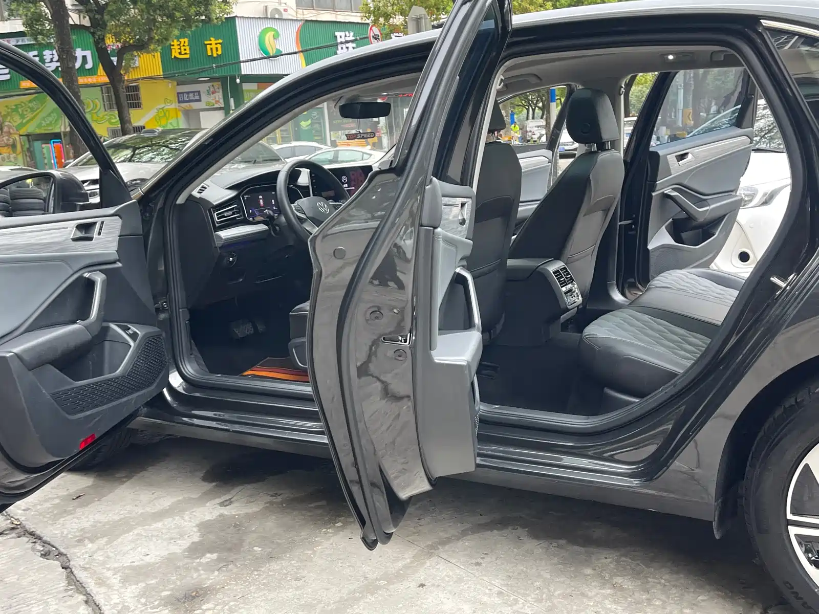 Photo 18 - Volkswagen Sagitar