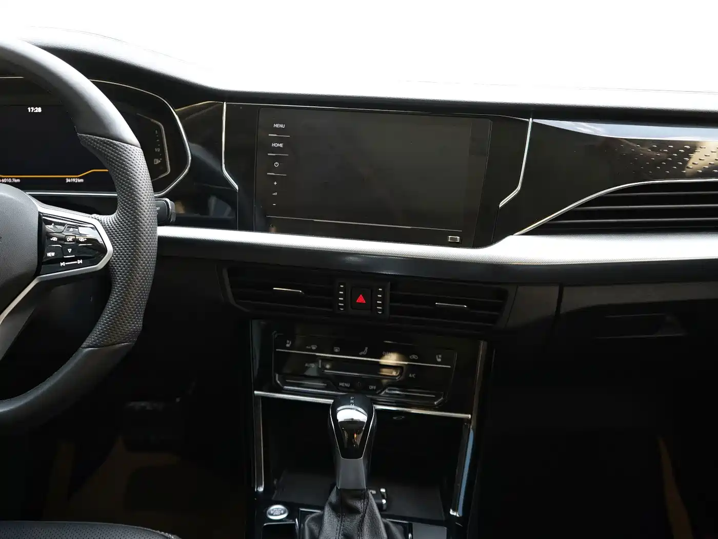 صورة 17 - Volkswagen Passat