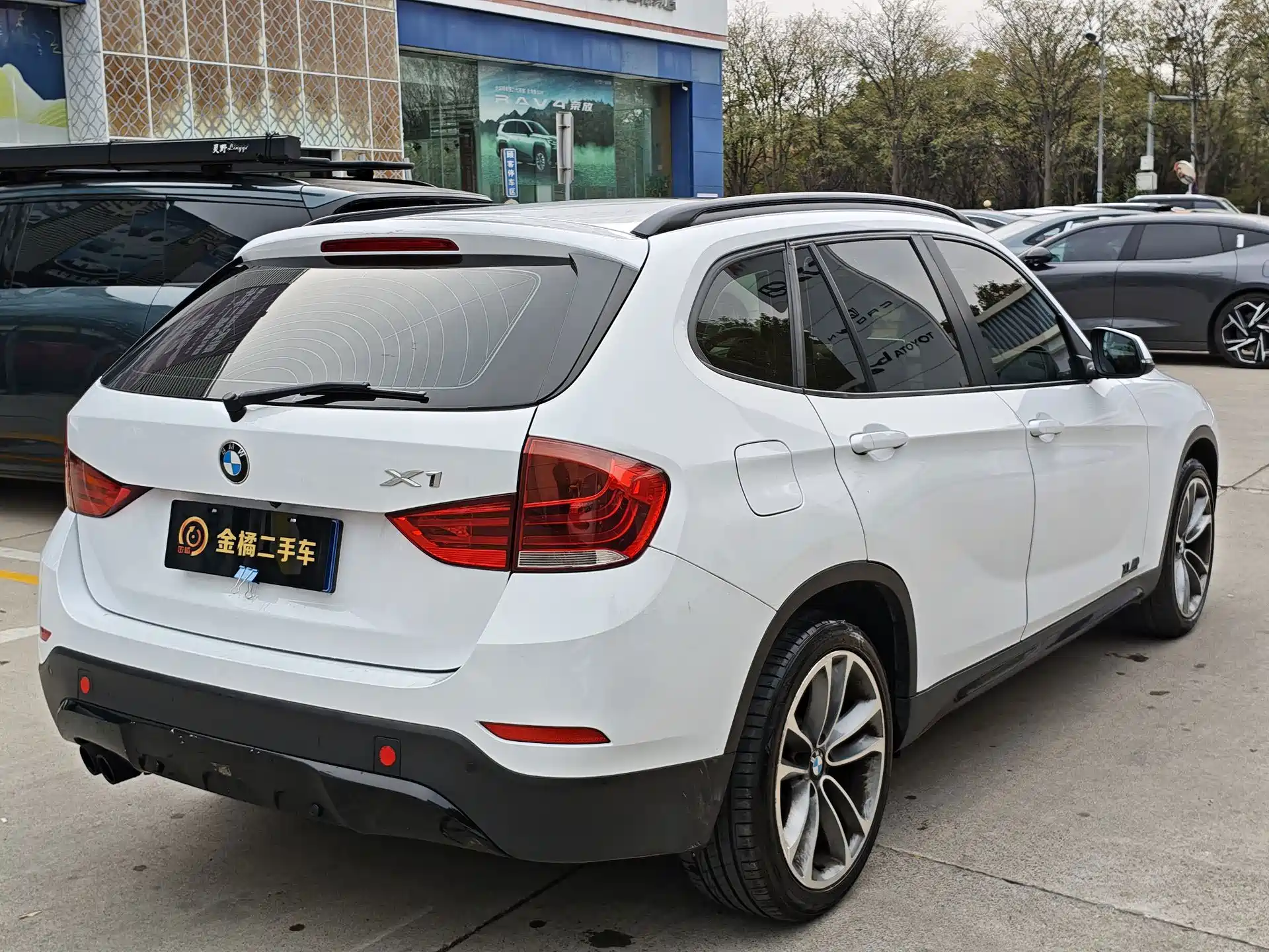 صورة 3 - BMW X1