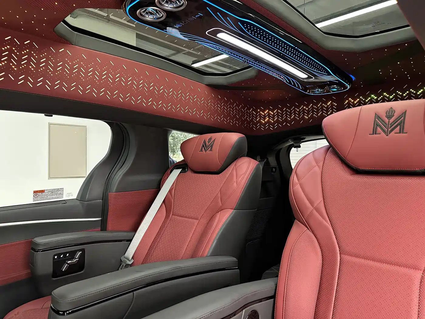Photo 19 - Toyota Sienna