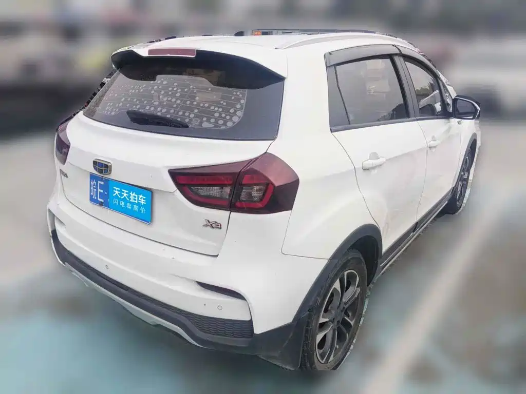 Фото 2 - Geely Vision X3