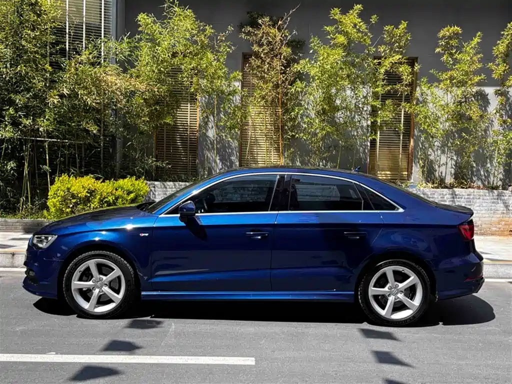 Audi A3 (Import) 2015 Limousine 45 TFSI S line Luxury фото 11