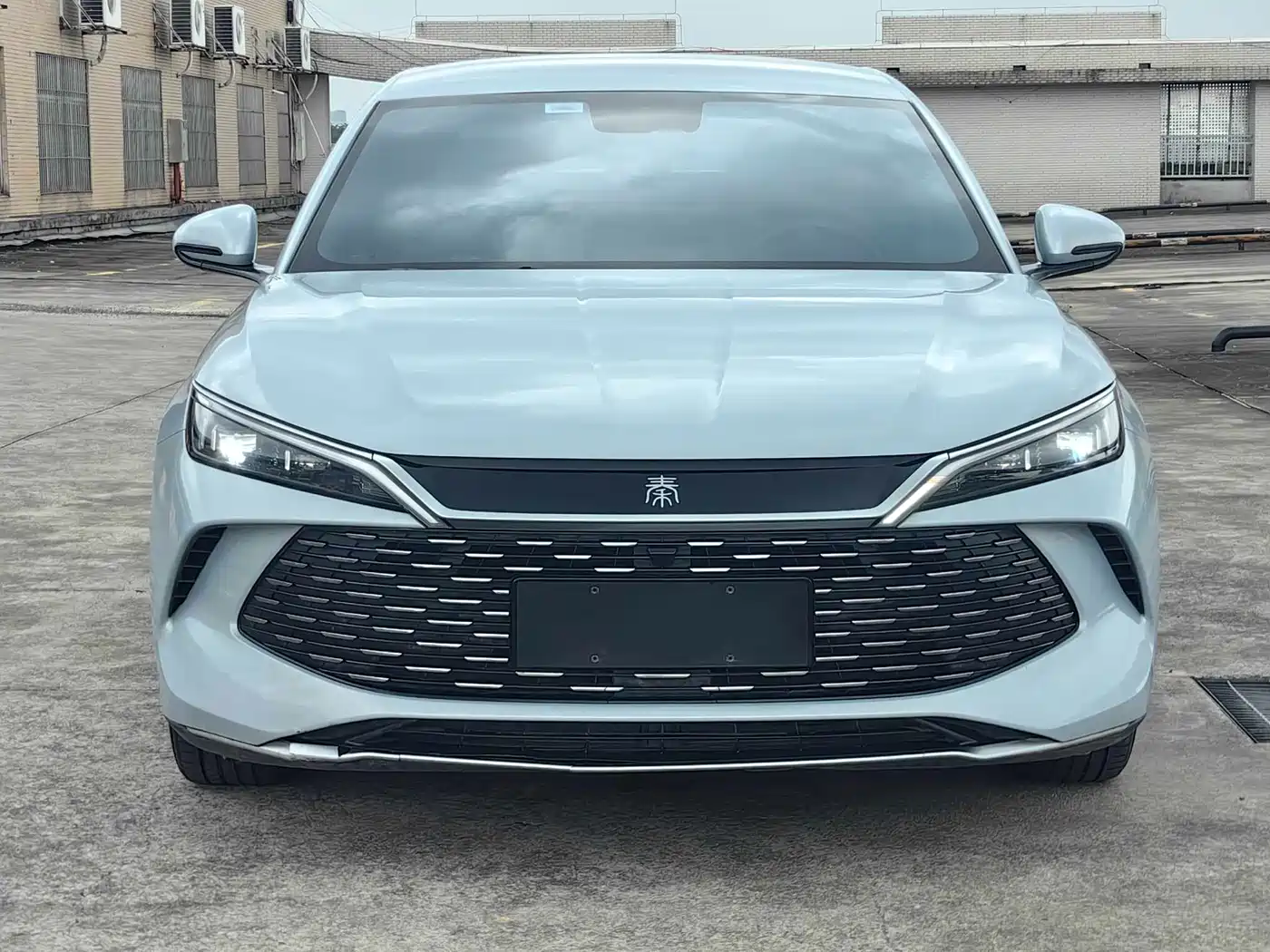 BYD Qin L 2024 DM-i 80KM Leading Edition фото 2