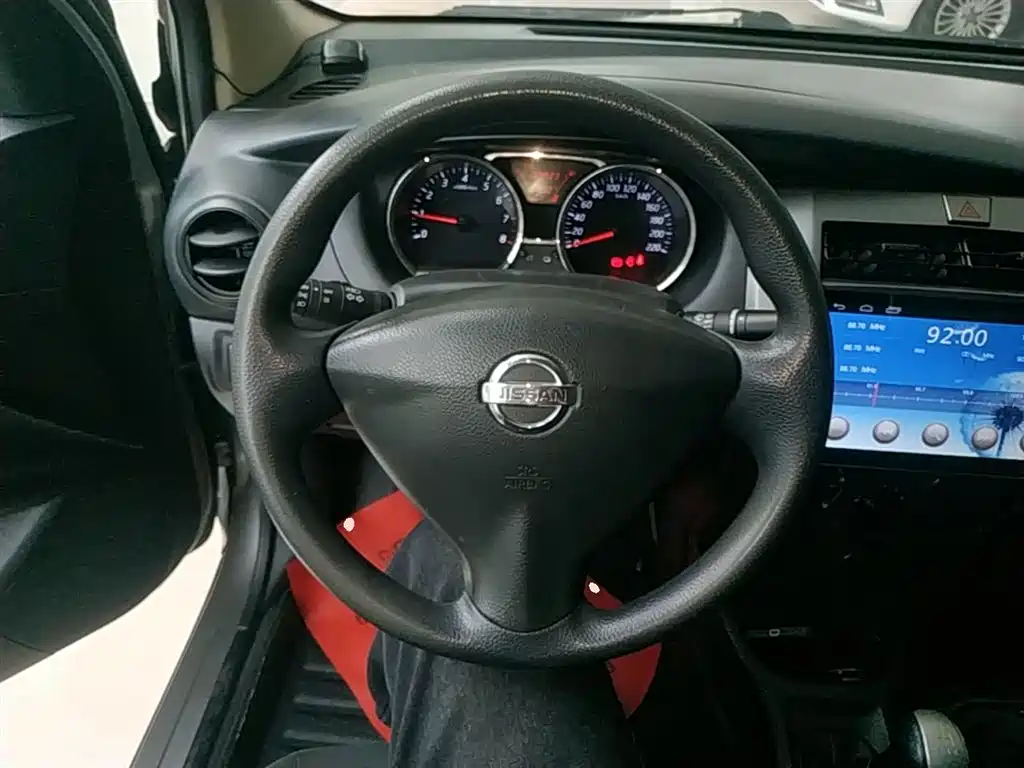 Nissan Livina 2016 2015 1.6XE Manual Comfort Edition