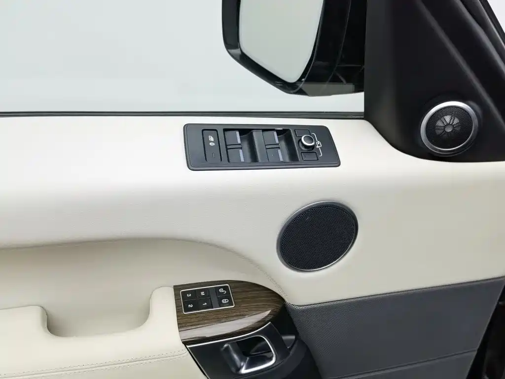 Фото 9 - Land Rover Range Rover Sport