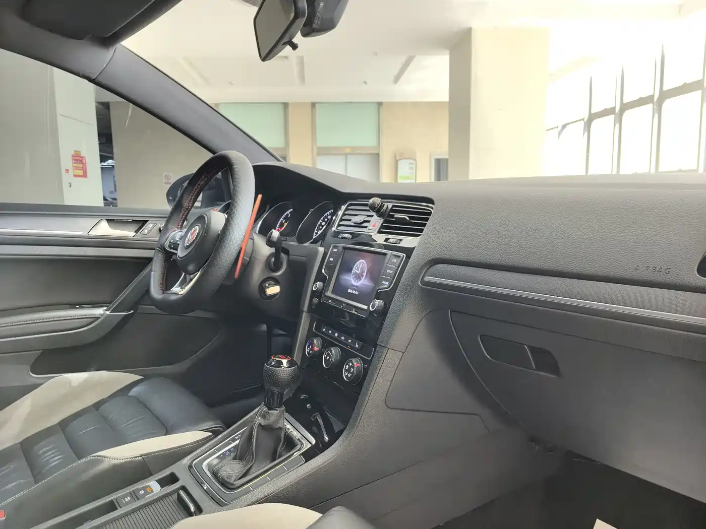 Volkswagen Golf 2016 1.4TSI Automatic R-Line фото 12