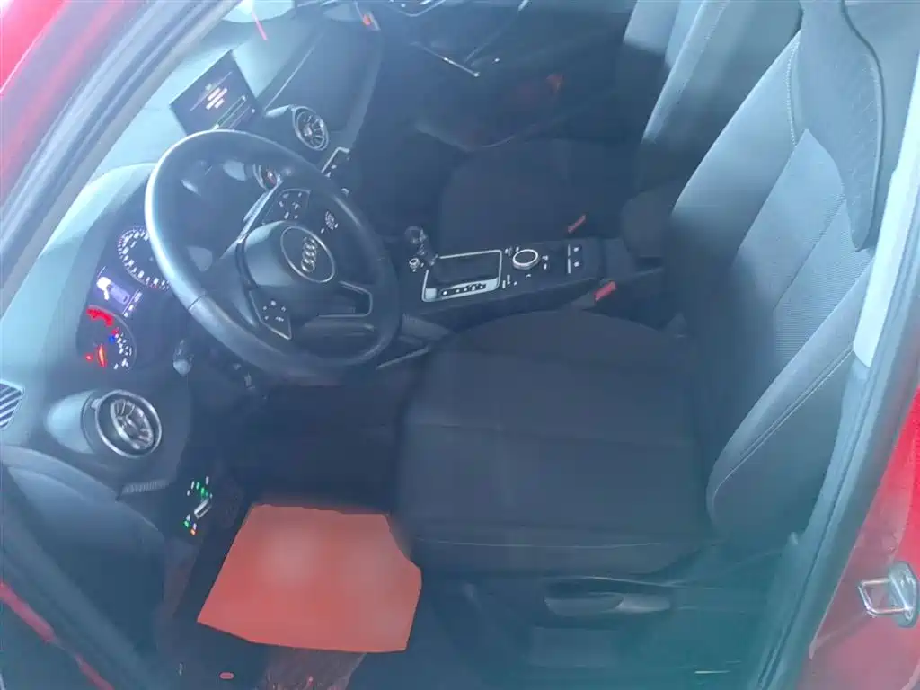 Photo 15 - Audi Q2L