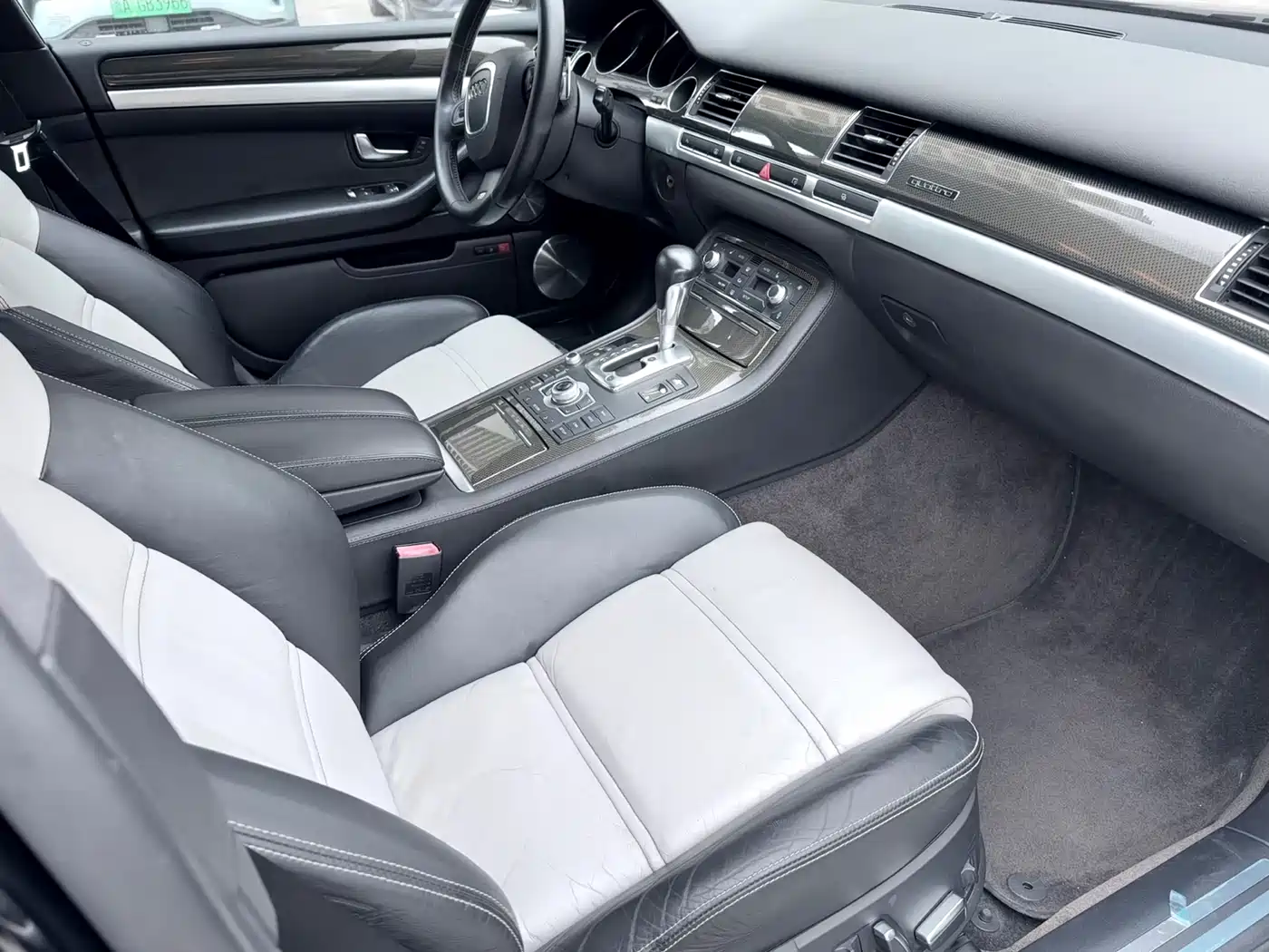 Audi S8 2008 Model S8 5.2FSI quattro фото 4