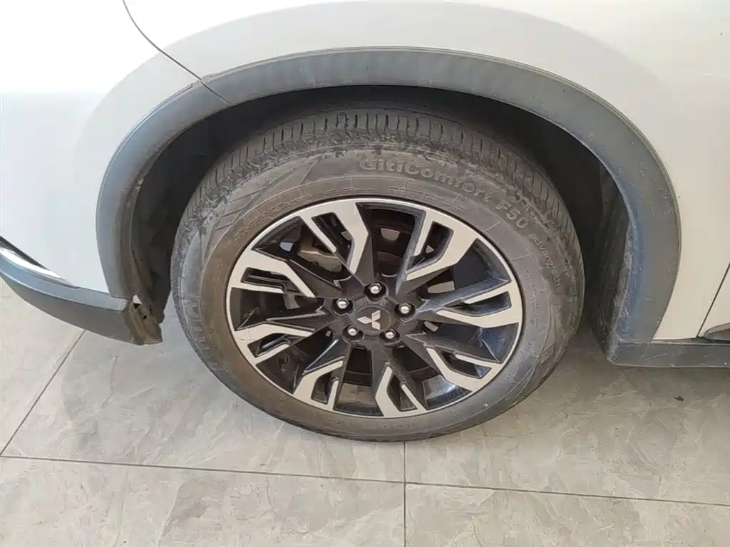Mitsubishi Outlander 2019 2.0L 2WD Enjoy 5-Seater China VI фото 23