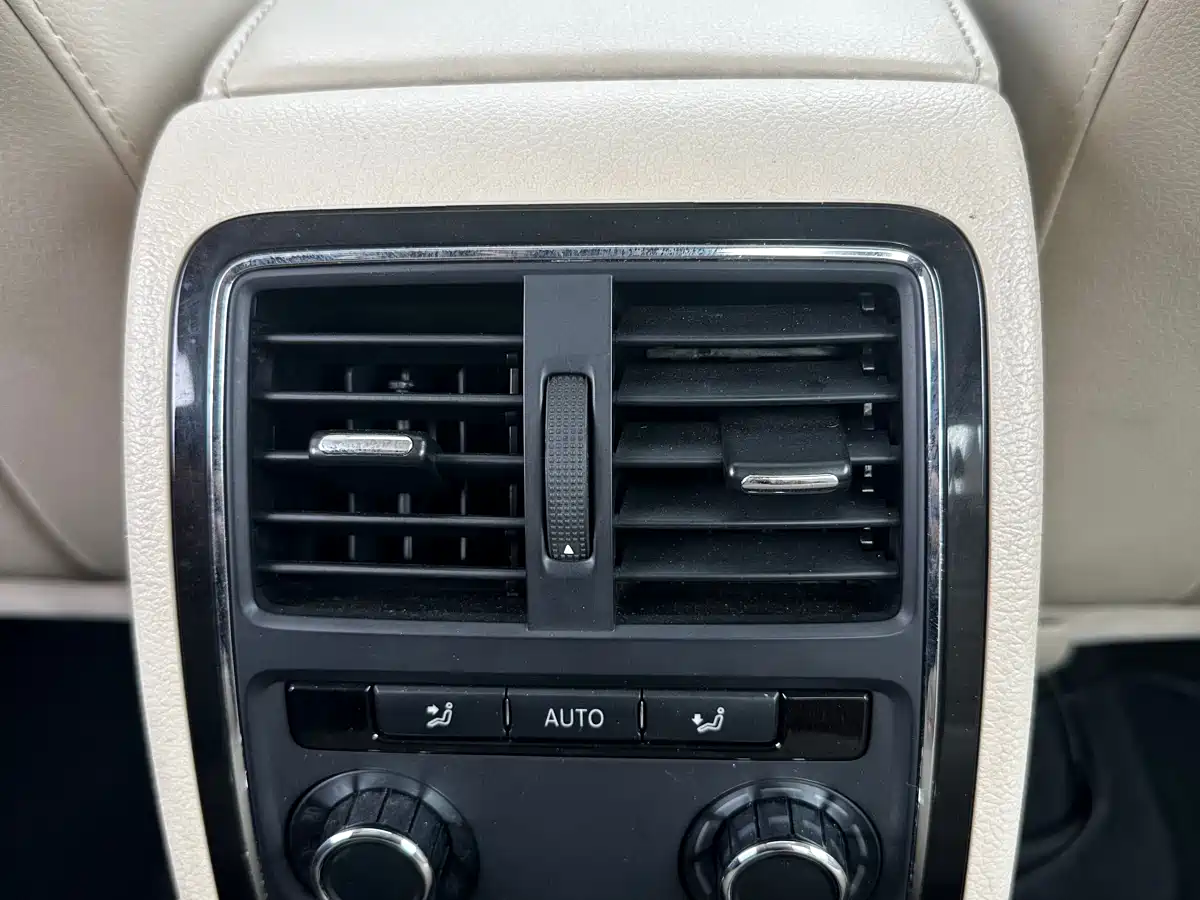 Volkswagen Passat 2013 1.8TSI DSG Zunrong фото 11