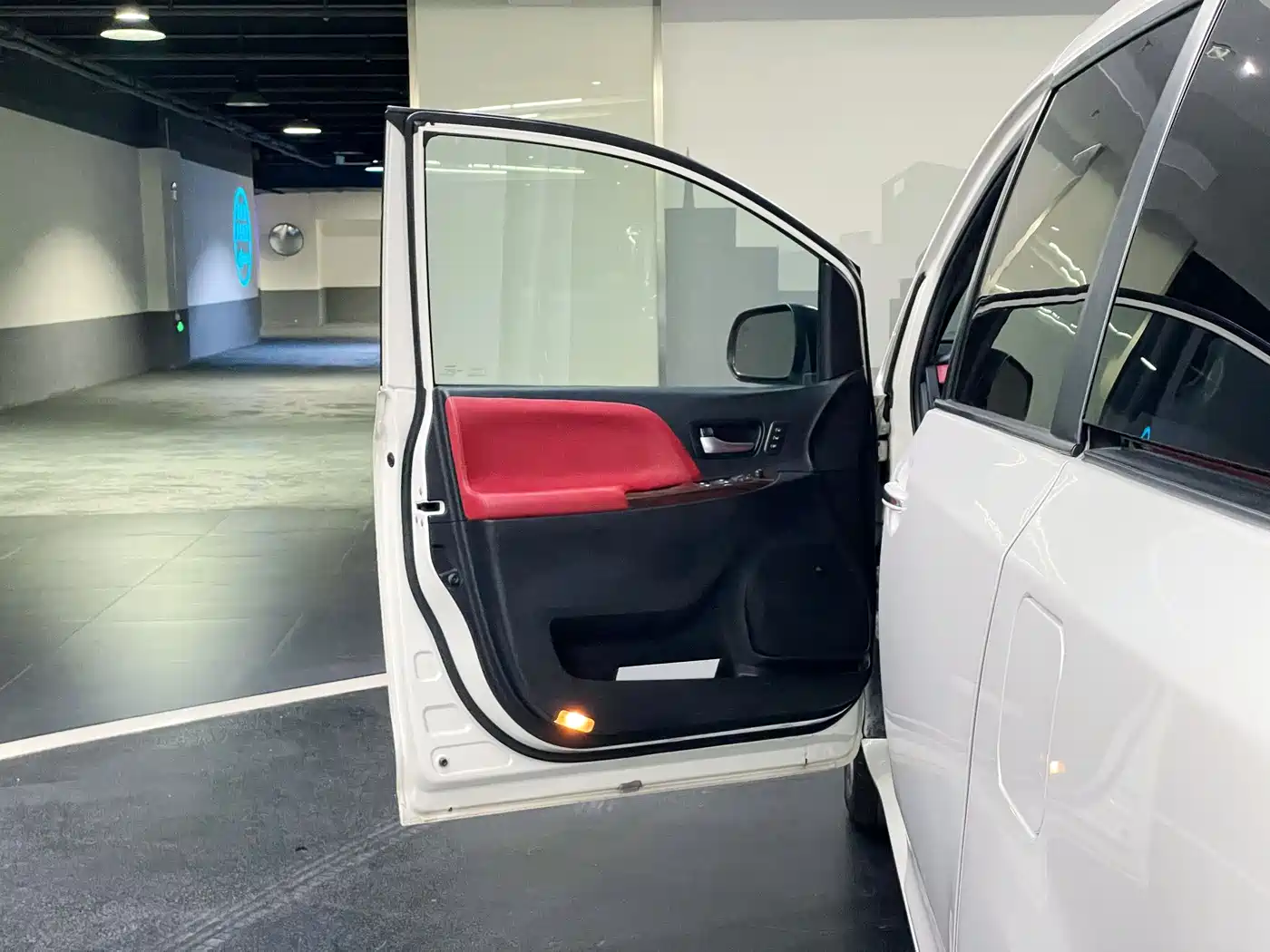 Toyota Sienna 2015 3.5L 4WD L фото 22