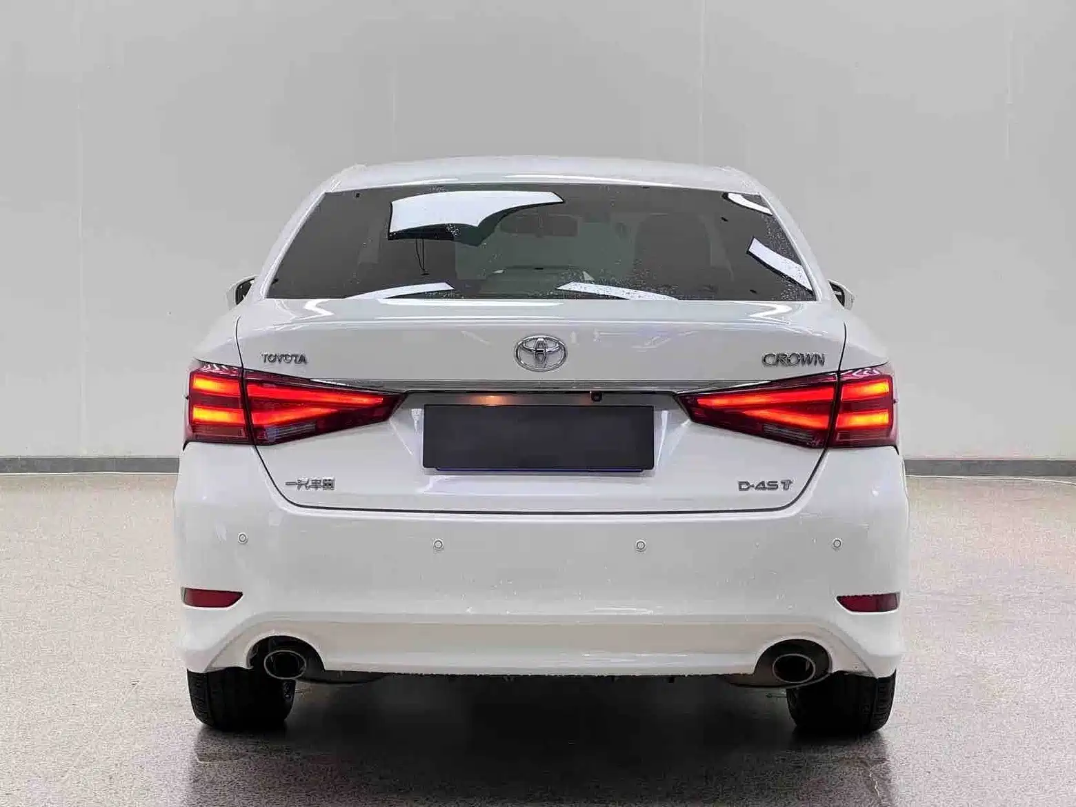 Фото 28 - Toyota Crown
