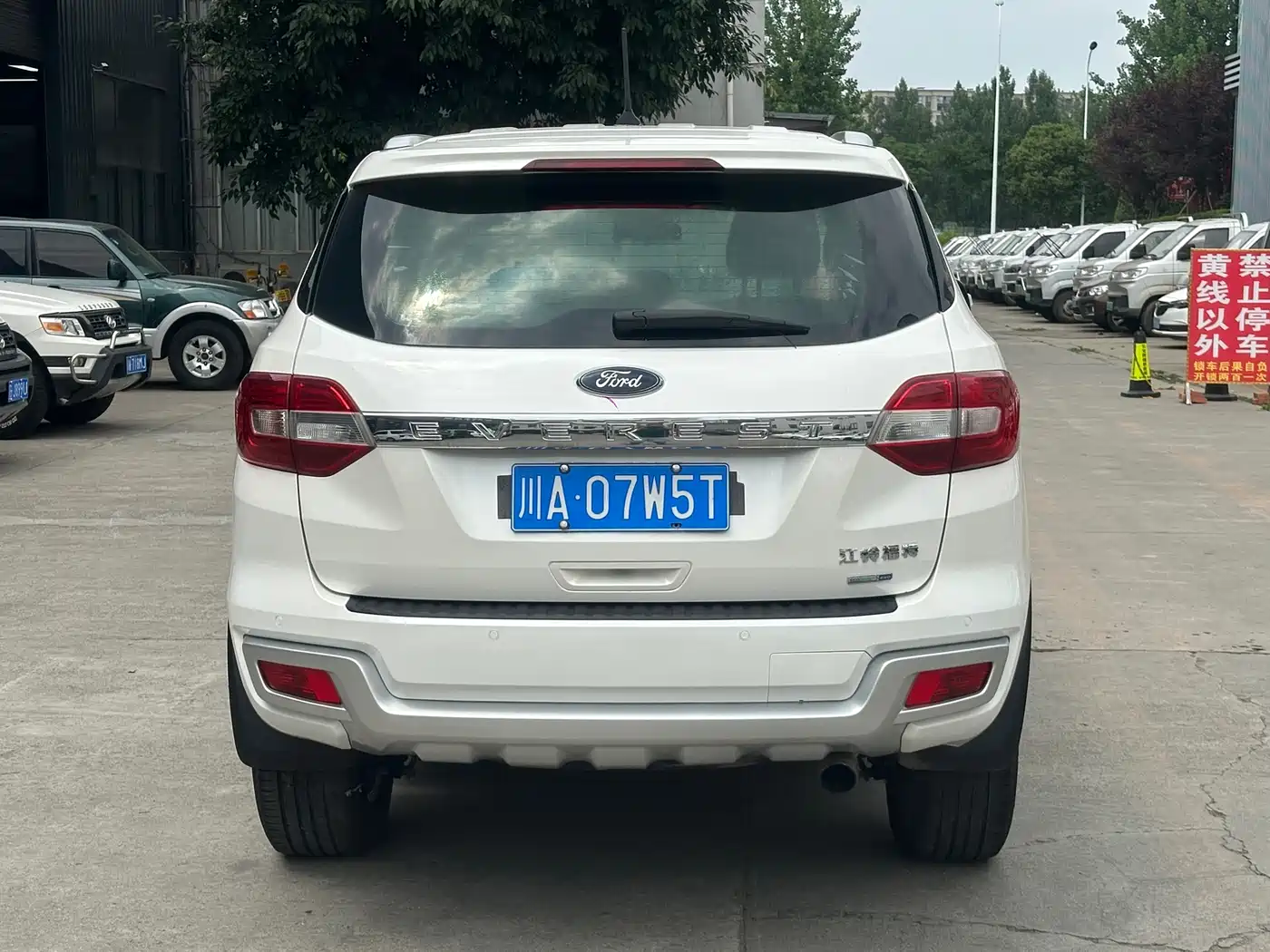 Ford Everest 2018 2017 2.0T Gasoline Automatic 4WD Luxury Edition 7-Seater