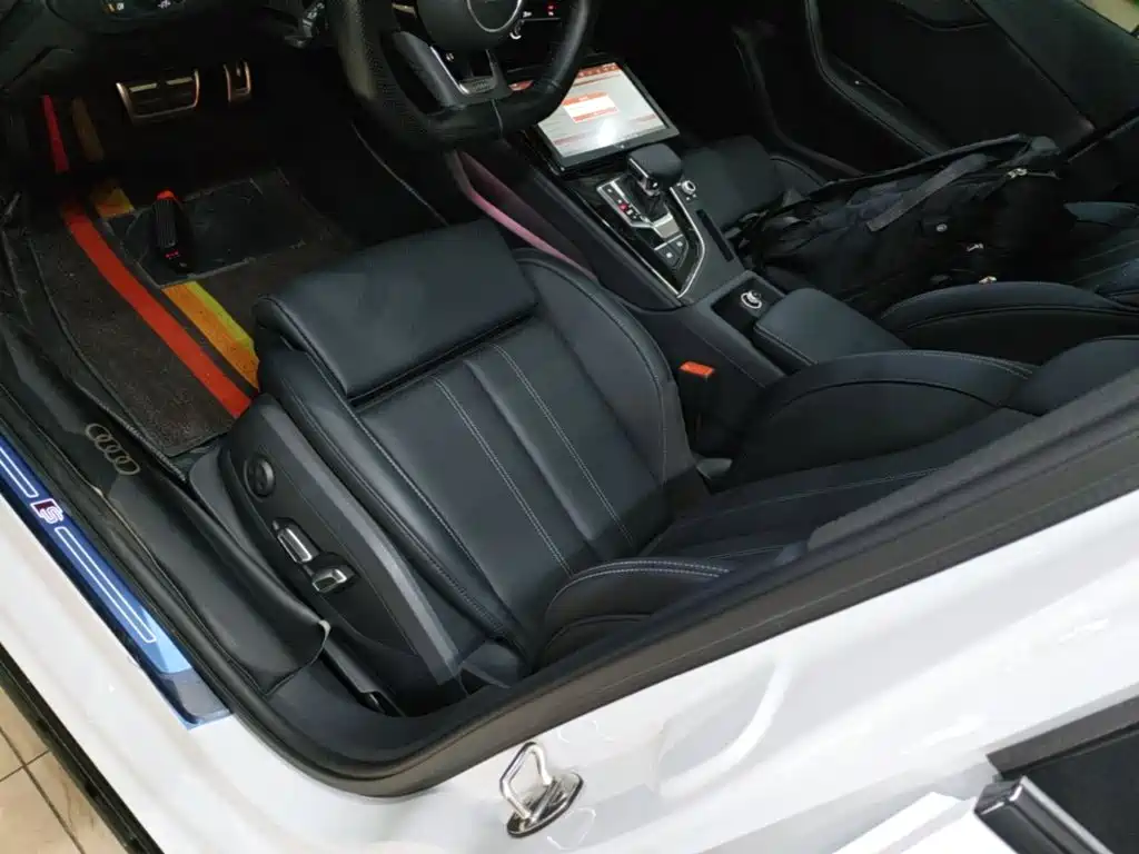 Photo 15 - Audi A4L