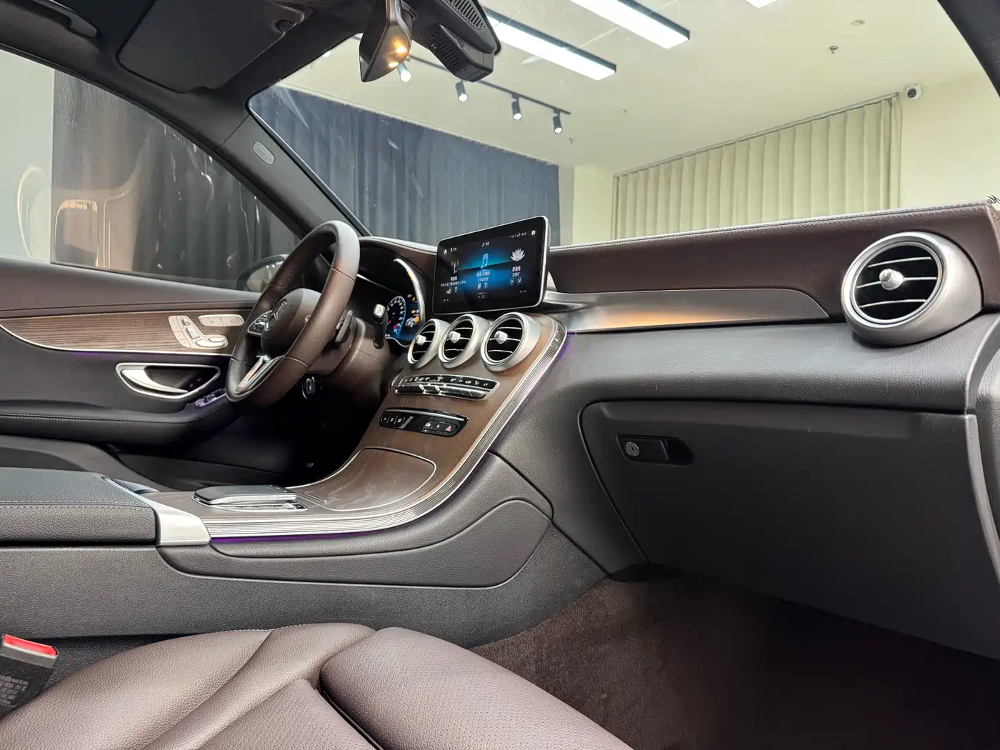 Mercedes-Benz GLC 2022 Model GLC 260 L 4MATIC Luxury Edition фото 36