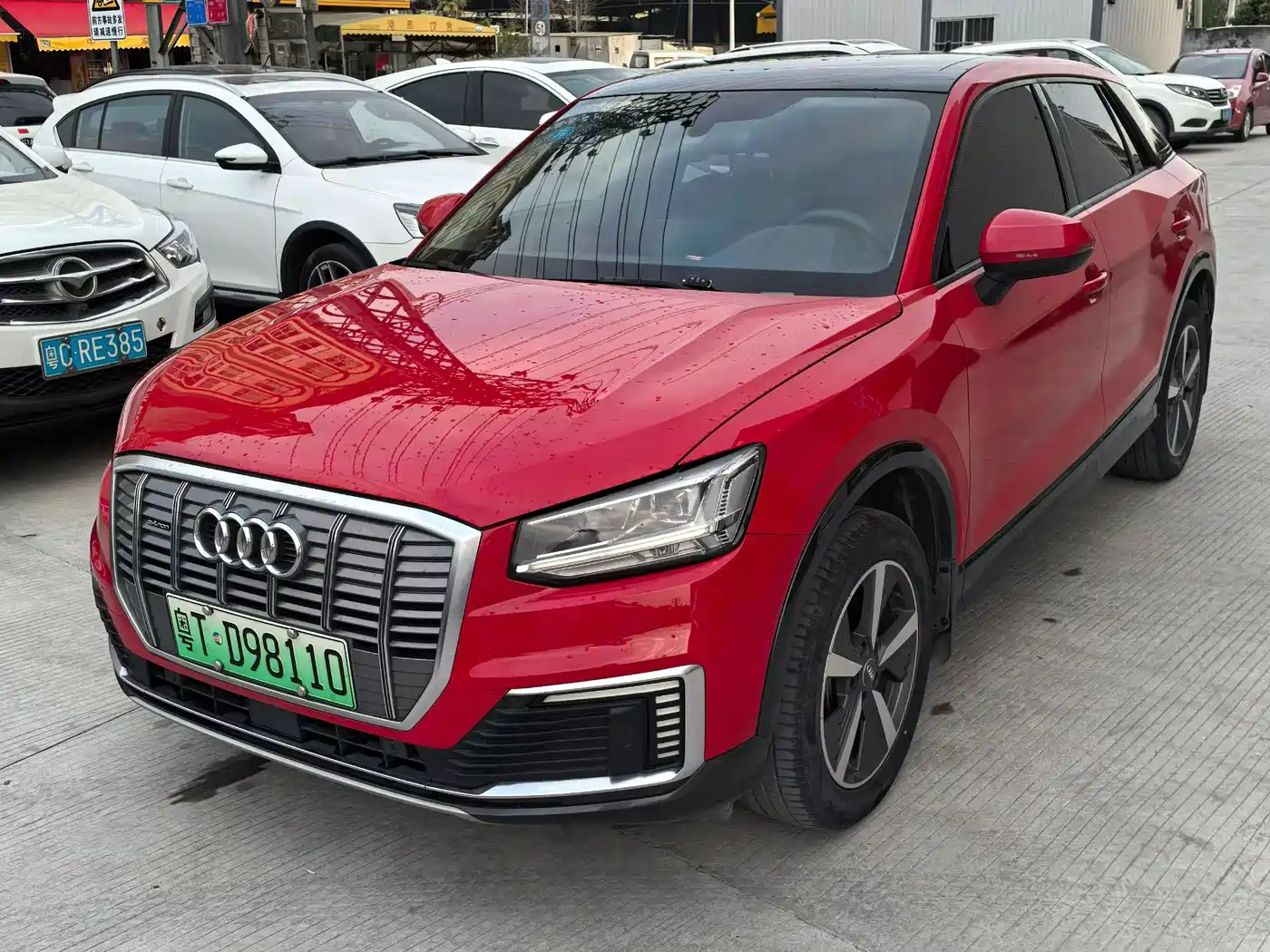 AUDI Q2L E TRON