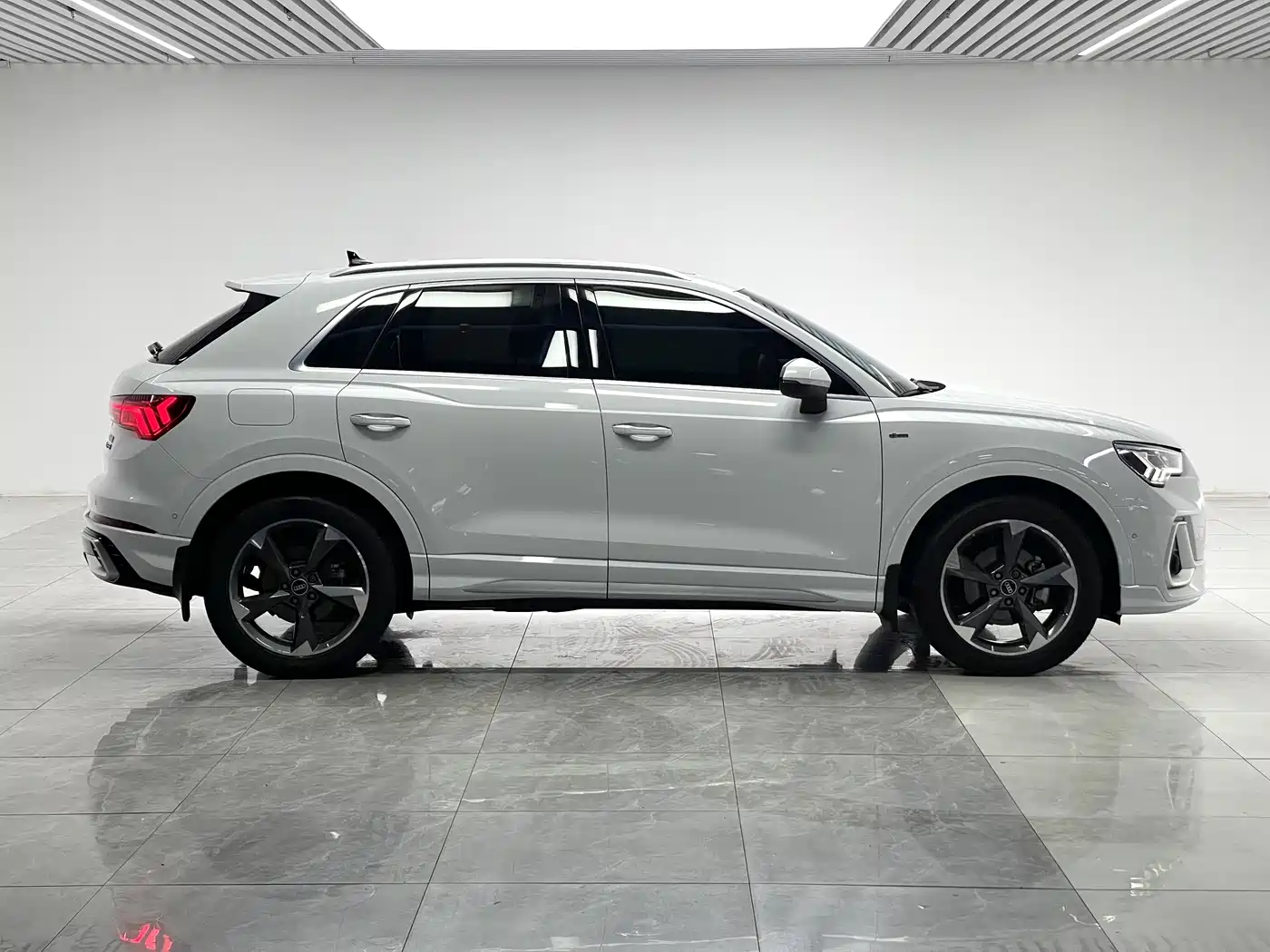 Audi Q3 2024 35 TFSI Fashion Sport фото 8