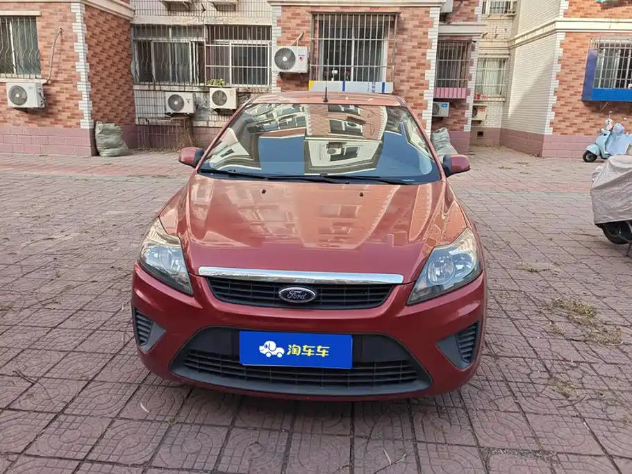 Фото 2 - Ford Focus