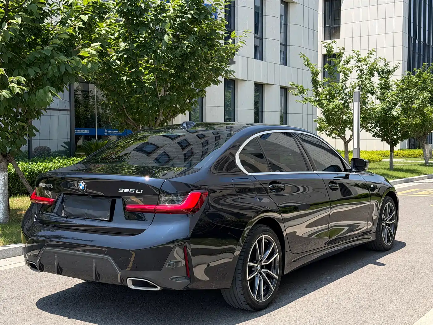 Photo 6 - BMW 3 Series