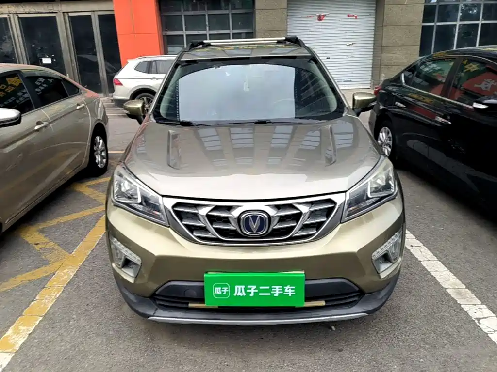 Фото 3 - Changan CS15