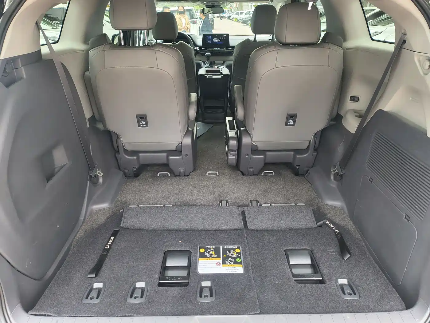 Toyota Granvia 2024 2.5L Hybrid Comfort фото 7