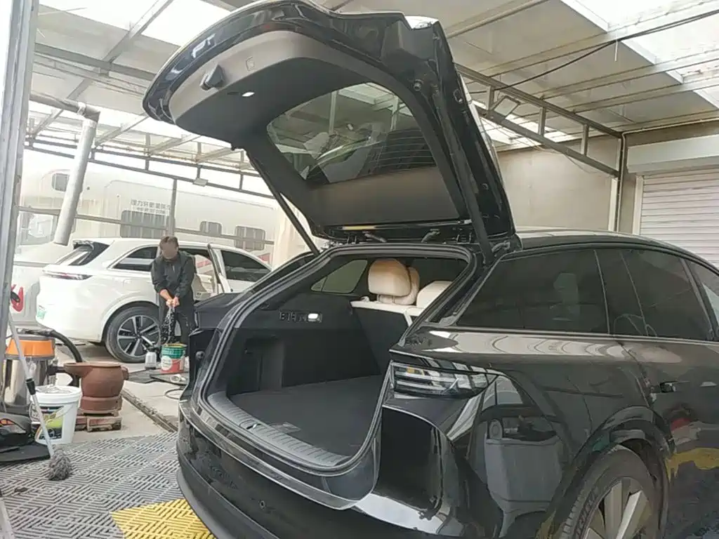Photo 19 - Li Auto i6
