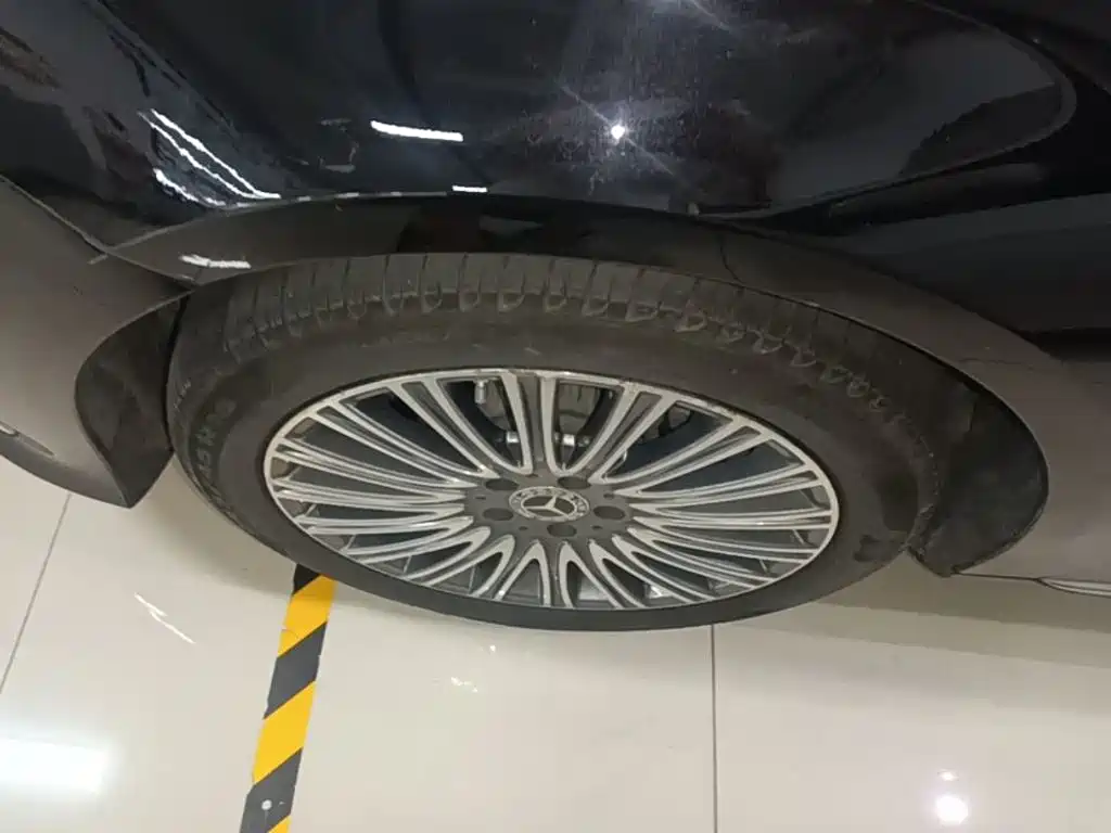 Фото 23 - Mercedes-Benz E-Class