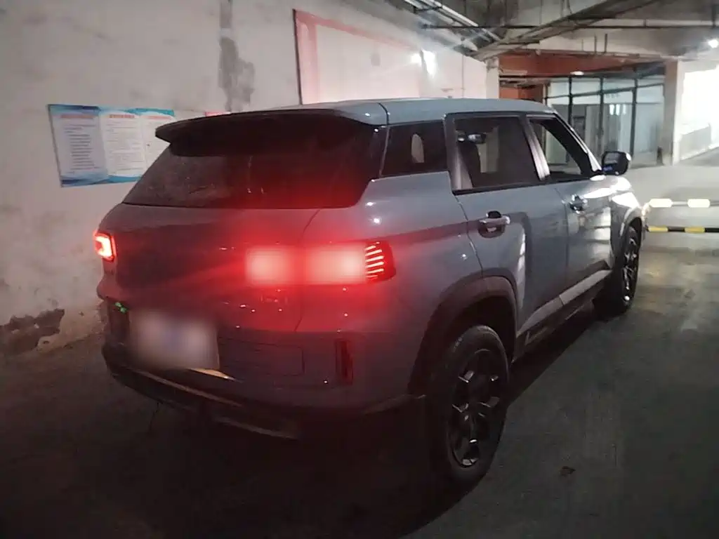 Фото 7 - Geely ICON