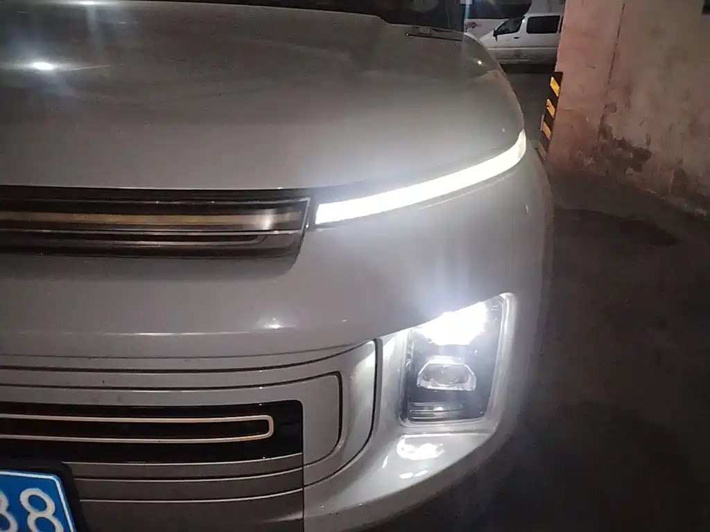 Фото 24 - Geely ICON