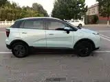 Фото 4 - Geely Geometry E Firefly
