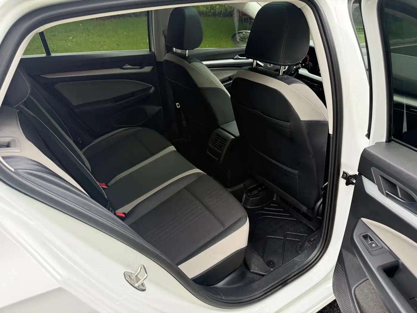 Volkswagen Golf 2021 280TSI DSG Pro Launch Edition фото 10