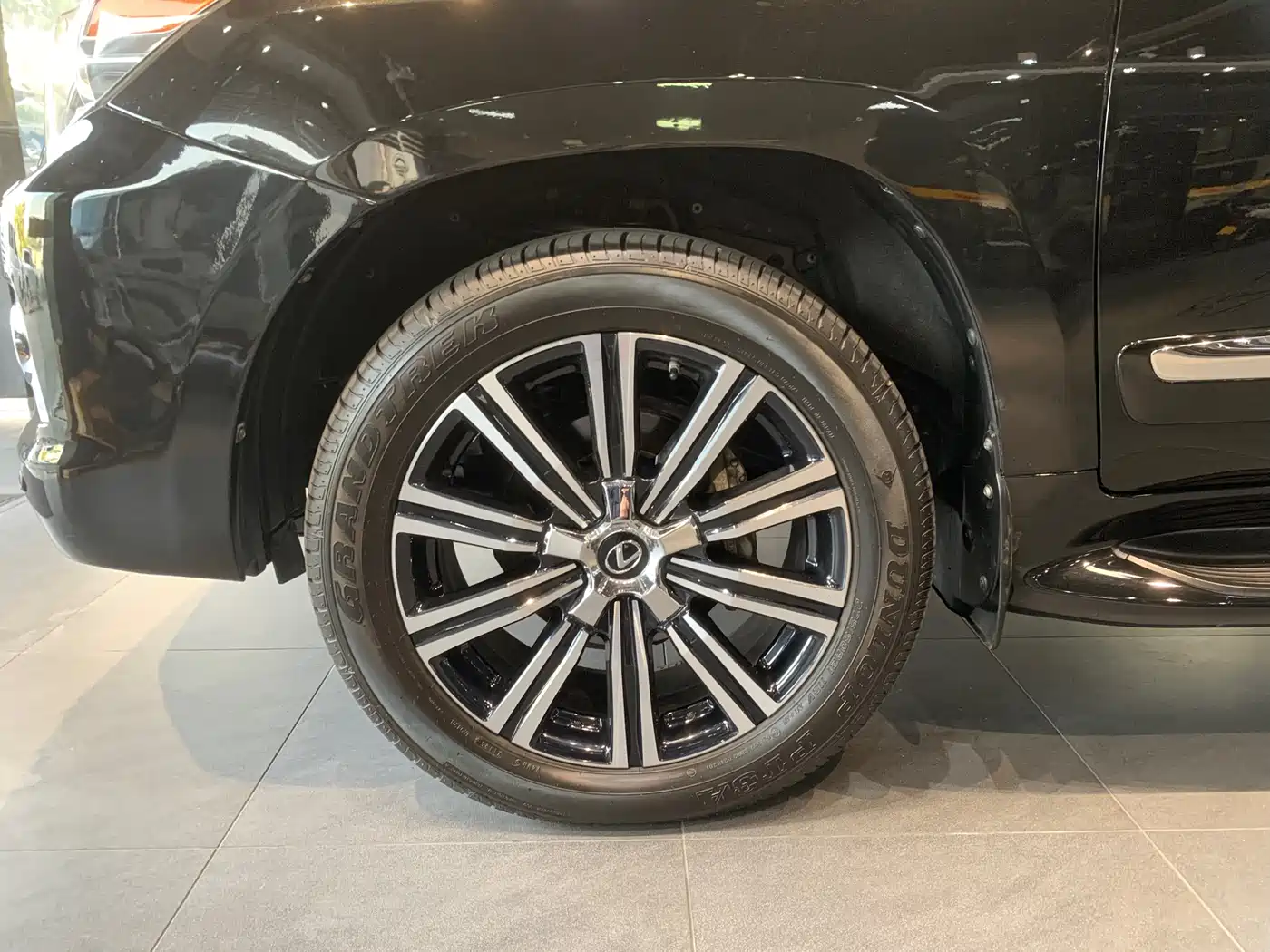 Lexus LX 2013 570 фото 22
