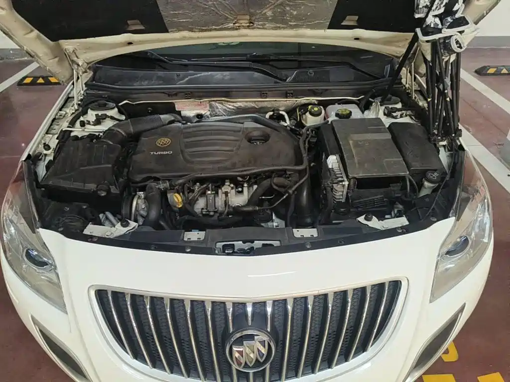 Photo 3 - Buick Regal
