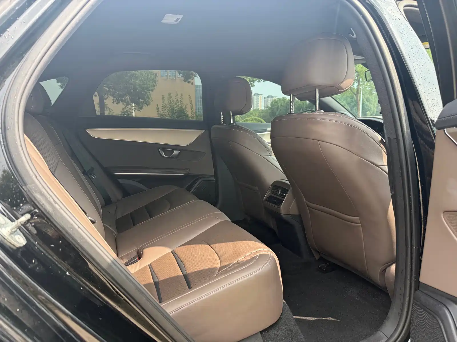 Photo 11 - BYD e9