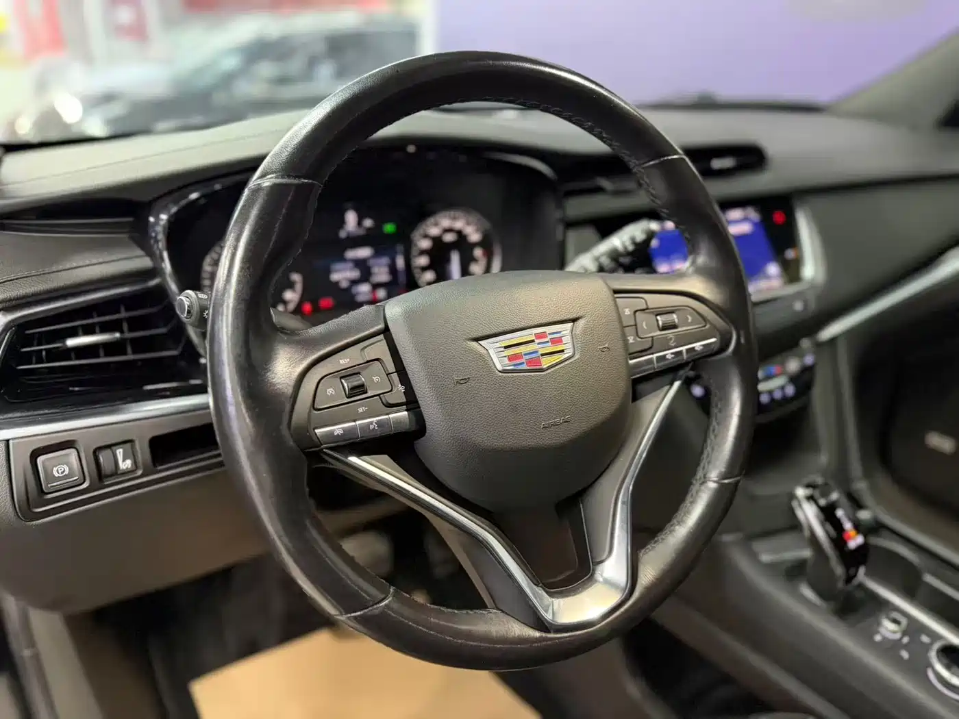 Cadillac XT6 2021 2.0T 6-Seater 4WD Trend Edition фото 8