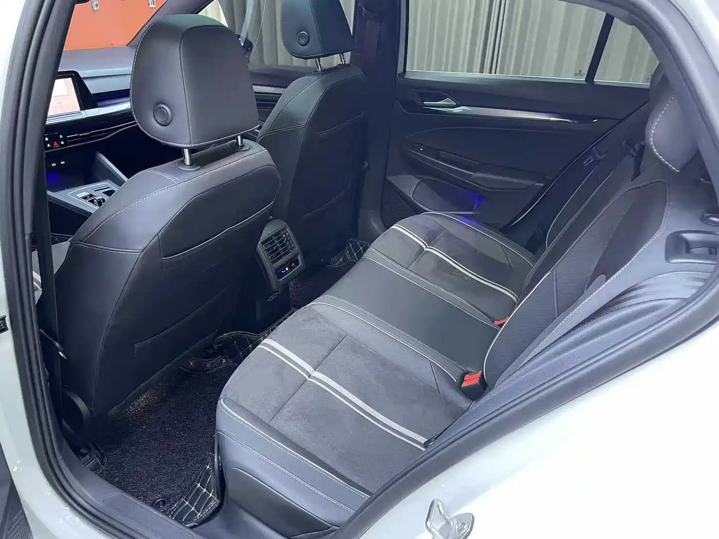 Volkswagen Golf 2023 Facelift 280TSI DSG R-Line Lite фото 7