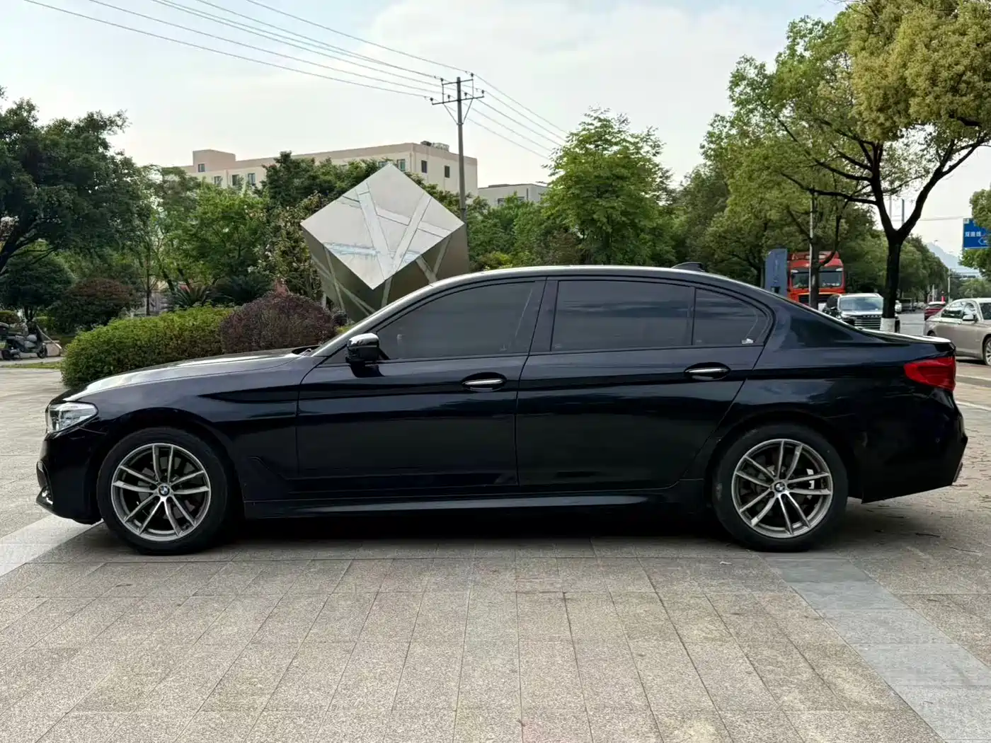 BMW 5 Series 2018 525Li M Sport Package фото 4