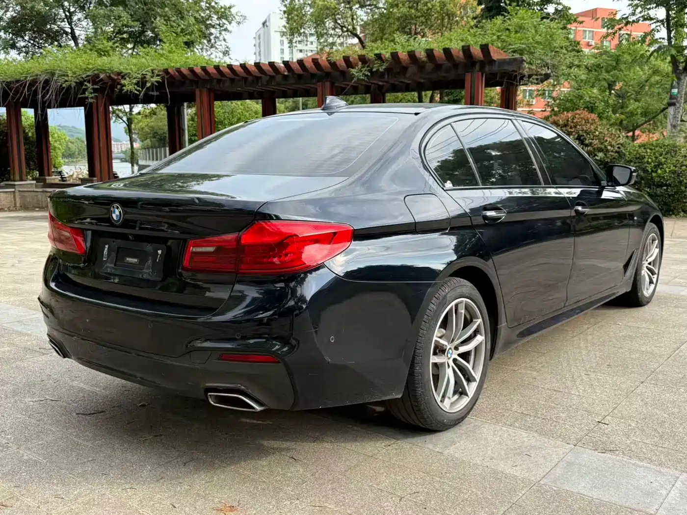 BMW 5 Series 2018 525Li M Sport Package фото 15