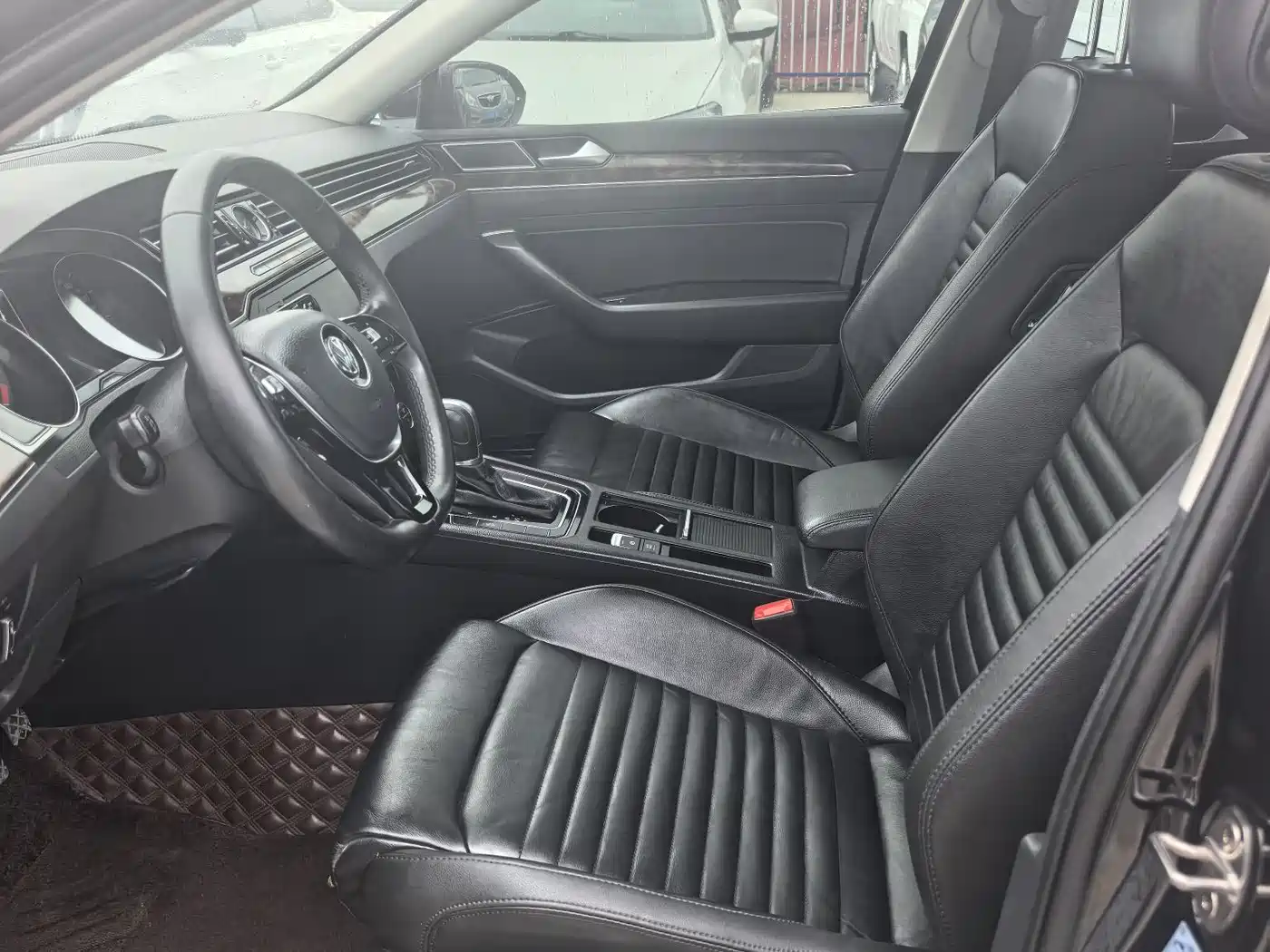 Volkswagen Magotan 2019 330TSI DSG Luxury Class China VI фото 4